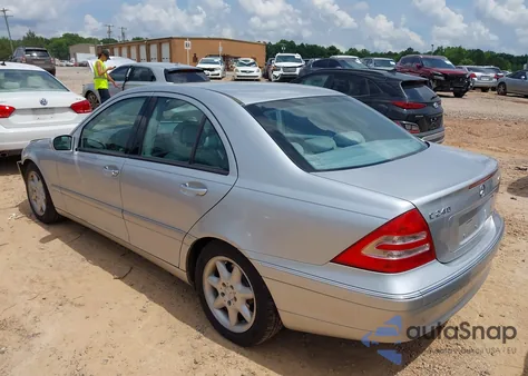 2004 Mercedes-Benz C 240 4Matic from USA, damaged, VIN WDBRF81J94F463865